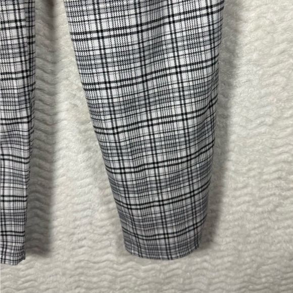 Hollister Gray Plaid Chinos - Picture 13 of 14